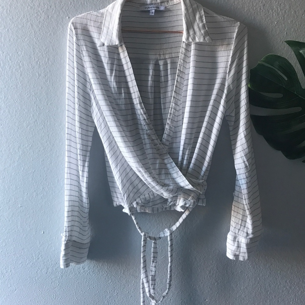 Deep v cropped blouse.